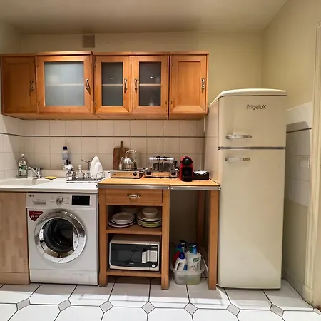 Bedroom For Two Persons Near Parc Monceau *