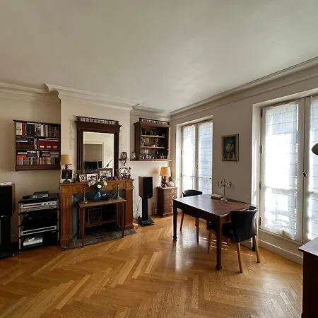 Bedroom For Two Persons Near Parc Monceau Paříž